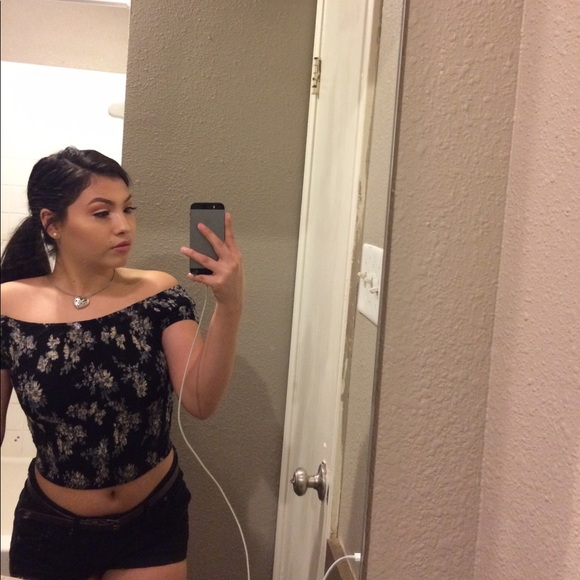 Floral crop top - Picture 3 of 3